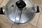 pressure cooker pot