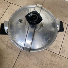 pressure cooker pot