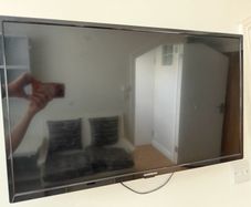 Normende TV on wall mount