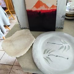 3 items- Vintage Red Dead Redemption Red Dead Redemption Metal Sign Retro Wall Decor 15.00 euro ,  carved stone decorative bowl, possibly made of alabaster or marble euro 45.00. .Large ovel plate could use as platter 15.00 euro.