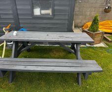 picnic table
