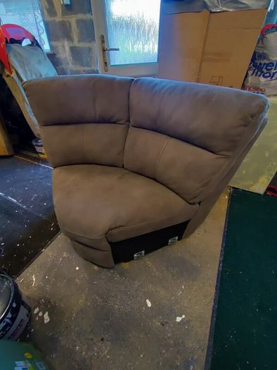 Free corner of L couch