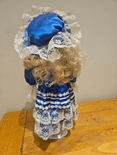 Antique style porcelain dolls.