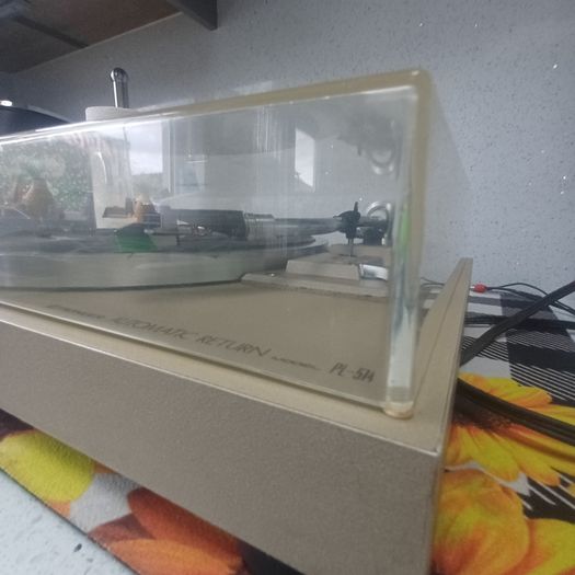 Vintage Pioneer from the golden era 1970s Pioneer PL-514 Auto-Return Turntable