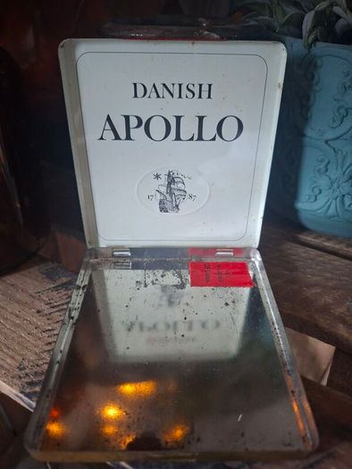 Vintage tin