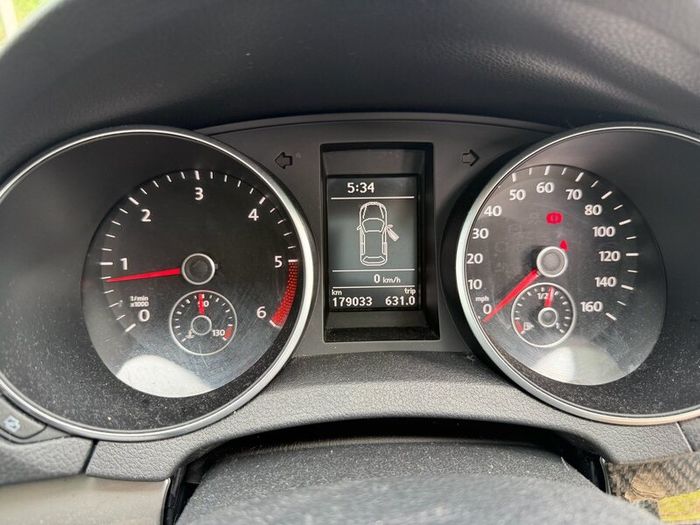 2010 VW Golf 1.6 TDI Bluemotion | CarPlay