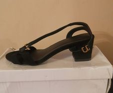 Black sandal heels size 5 new in box