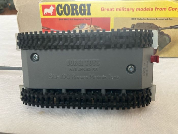 Corgi 905. SU100 Russian Tank Destroyer. With box.