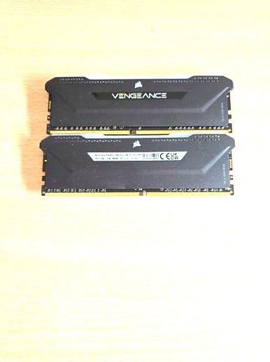 RAM Corsair Vengeance DDR4 8GB x2