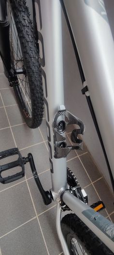 Carrera Vengeance Womens Mountain Bike -Silver Grey  .Frame size  M