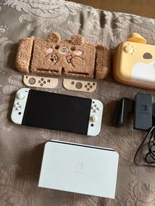 nintendo switch white OLED bundle & mario kart 8 deluxe