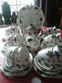 Vintage Twenty Two Piece Losol Ware China Tea Set with Teapot