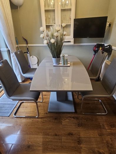 grey glass top dining table (Extendable