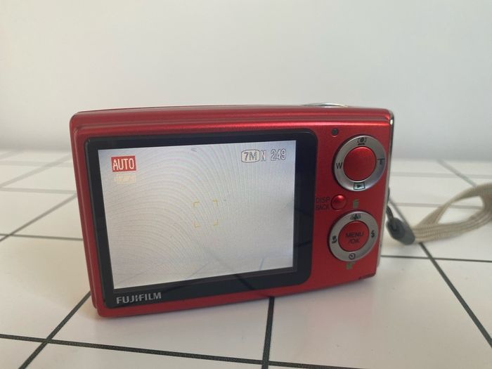 Fujifilm Digital Camera FinePix Z10fd 7.2MP Red Working No Charger