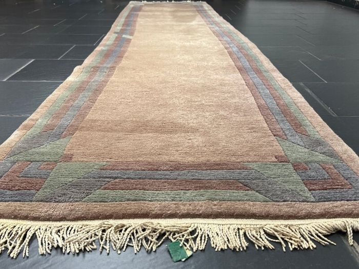 Beautiful Nepalese Rug Runner 3.35x 0.85m (Neparun)