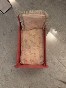 doll bed