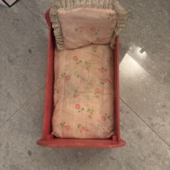doll bed