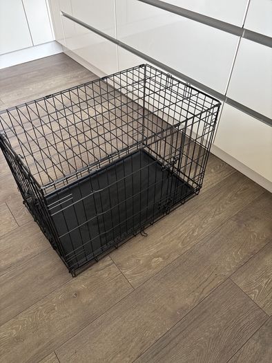 dog crate excellent condition medium size
