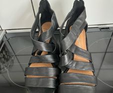 Ladies Clark's shoes size 6.5