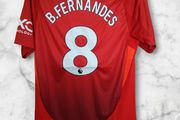 Man Utd ( B . Fernandes 8 ) Jersey .size : Large