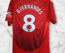 Man Utd ( B . Fernandes 8 ) Jersey .size : Large