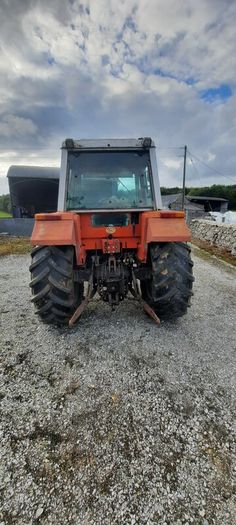 Massey Ferguson 675