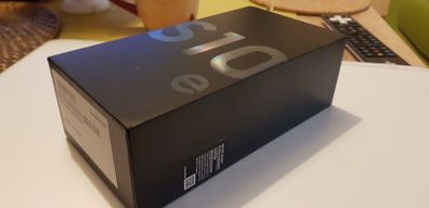 Samsung Galaxy s10e box