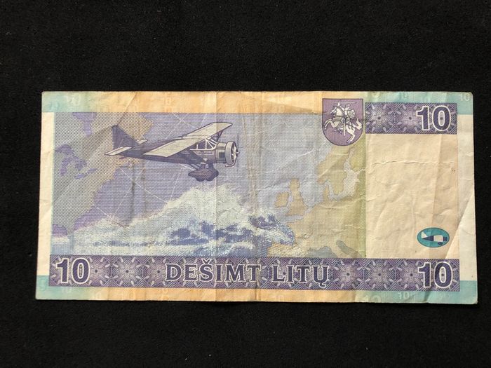 10 Litu banknote from Lithuania 2007 and 2001
