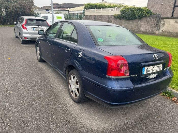 2004 Toyota Avensis