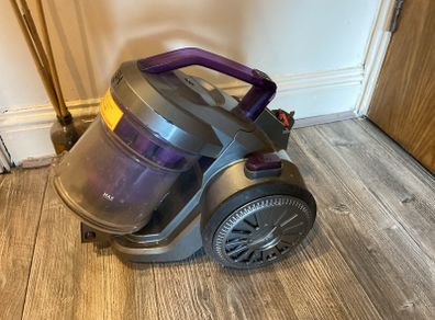 Vacuum Bush with accessories