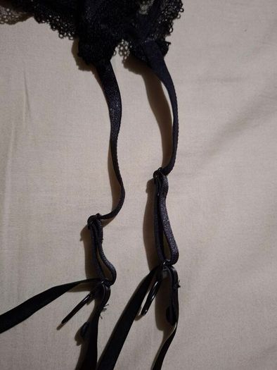 Obsessive suspender belt