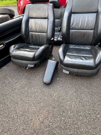Mk4 golf 3 doorl heated  leather seats and door cards and arm rest