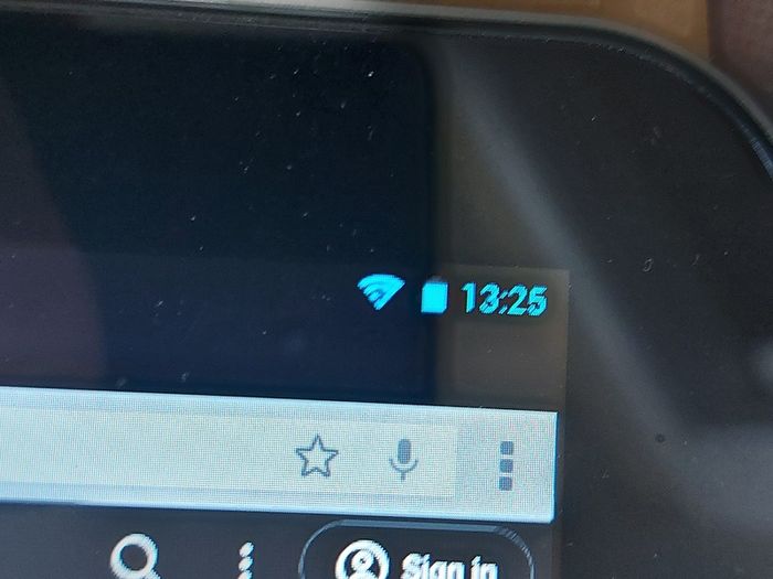 Toshiba 10.1inch Tablet, Model AT10-A, 16GB, great for internet, youtube, games, etc (Circular crack on screen)