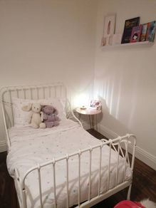 Kids extendable bed with mattress