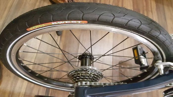 Giant Halfway Folding Bike and accesories