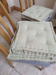 3 Cushions