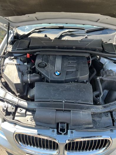 BMW 3-Series 2011 318 Exclusive Edition Touring