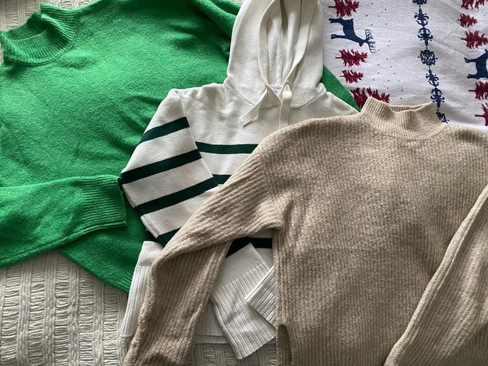 3 jumpers size S new and like new