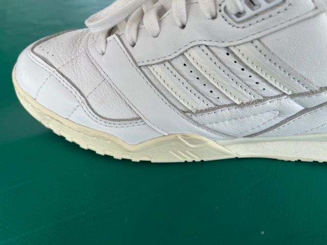 Adidas  AR Trainer. Marathon Running Shoe Sneaker Runners. Super Comfortable Light Weight Uk 6 Eu 39. In Pristine Condition.