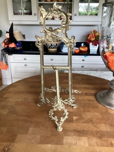 Brass picture stand