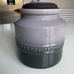 le creuset large biscuit jar