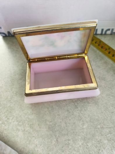 Vintage White Lucite Jewellery Trinket Box With Floral Lid 1970s