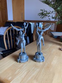 Pair of metal statues - vintage
