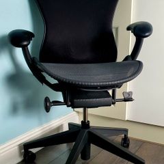 Herman Miller Mirra 2 Fully Loaded - Ergonomic Chair