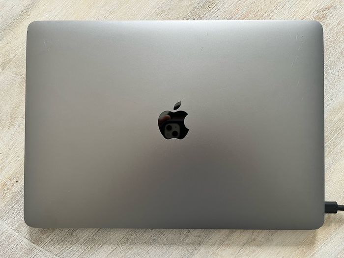 Apple Macbook Air 13" 2020 Intel I7 8gb 256gb
