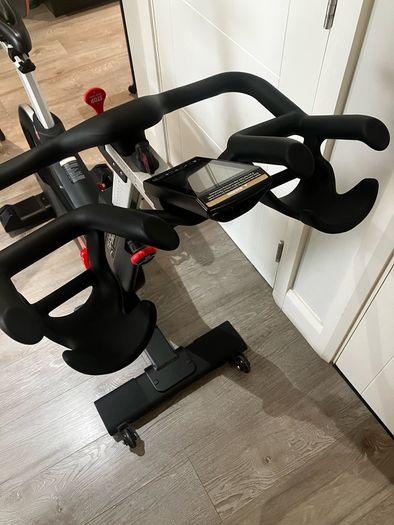 Life Fitness IC6 indoor cycle