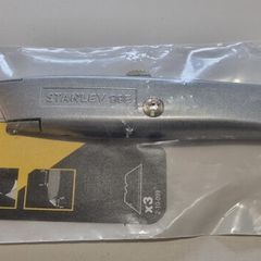Stanley Safety Knife with Straight Blade, Retractable