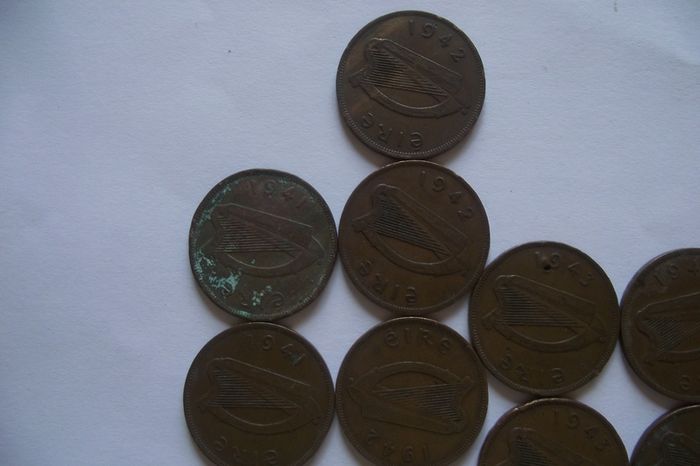 Irish coins. 20 pieces @1D from years (1941-1952)