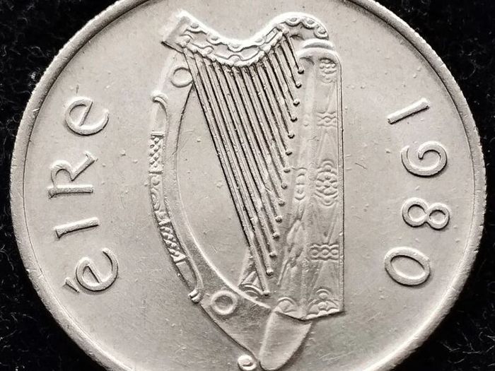 [#331] - Ireland 1980 | Irish 5p | Five Pence | Bull | KM.22