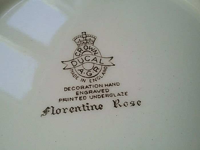 Crown Ducal "Florentine Rose" Serving bowl